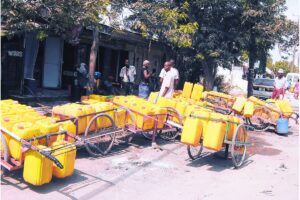 Climate change: Empty water taps for weeks, a wake-up call