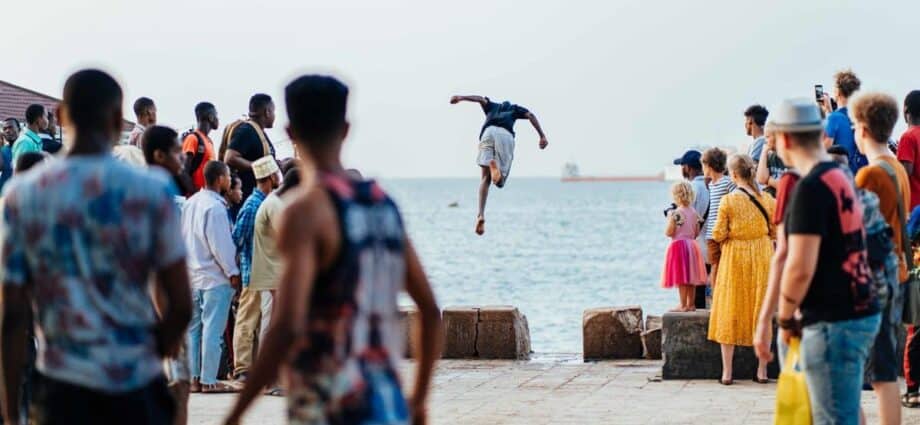 Zanzibar’s Makachu divers turn to Dar es Salaam amid suspension in the islands